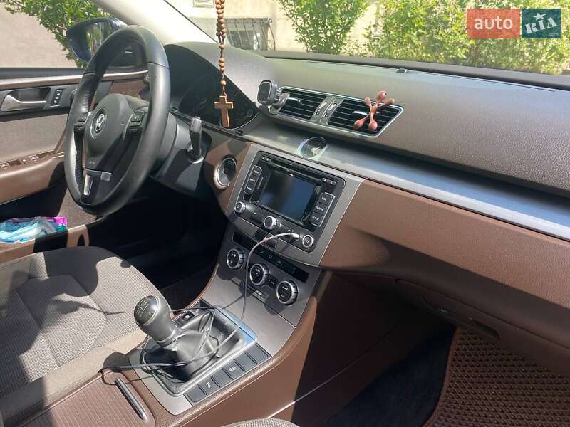 Универсал Volkswagen Passat 2014 в Ивано-Франковске