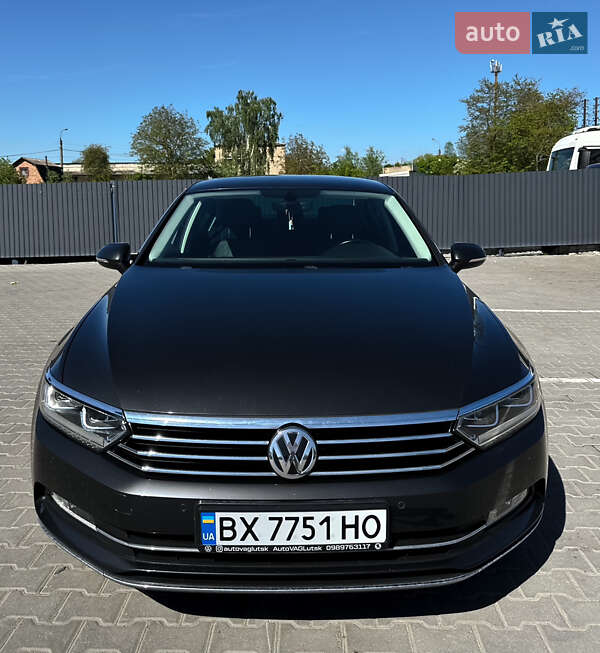 Седан Volkswagen Passat 2017 в Хмельницком