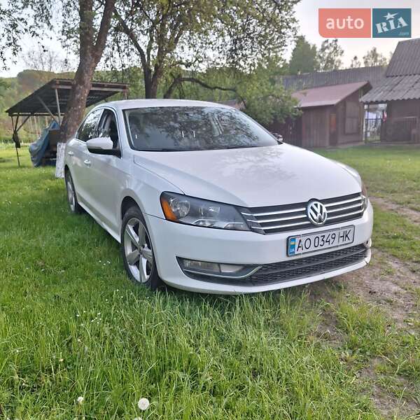 Седан Volkswagen Passat 2015 в Ужгороде