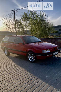 Универсал Volkswagen Passat 1989 в Березному