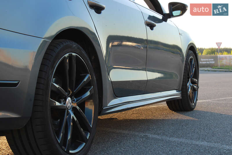 Седан Volkswagen Passat 2017 в Киеве