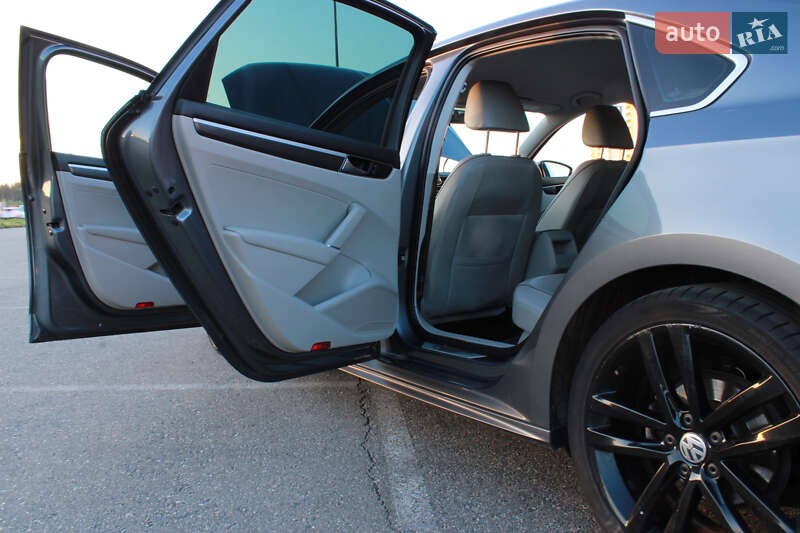 Седан Volkswagen Passat 2017 в Киеве