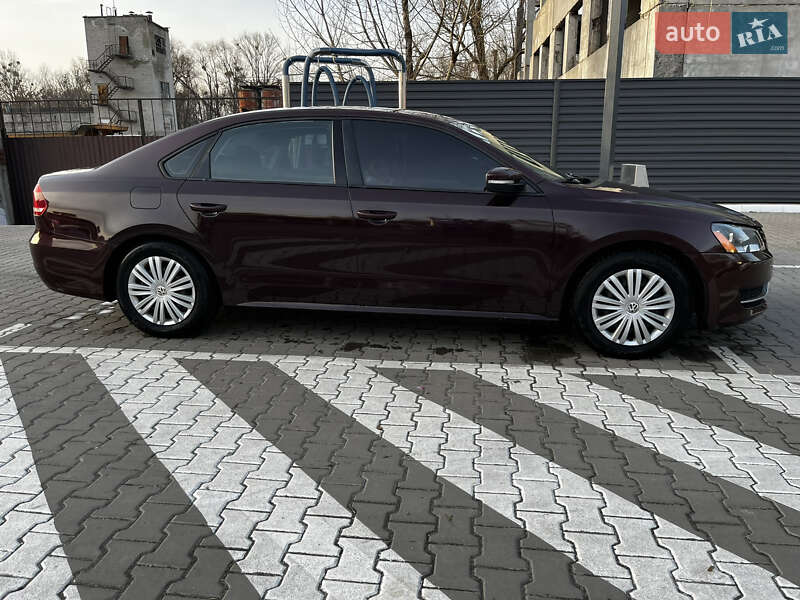 Седан Volkswagen Passat 2013 в Києві