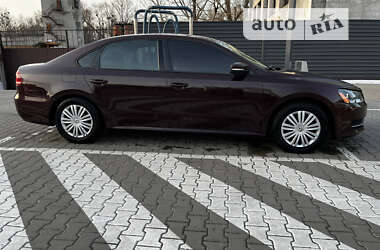 Седан Volkswagen Passat 2013 в Киеве