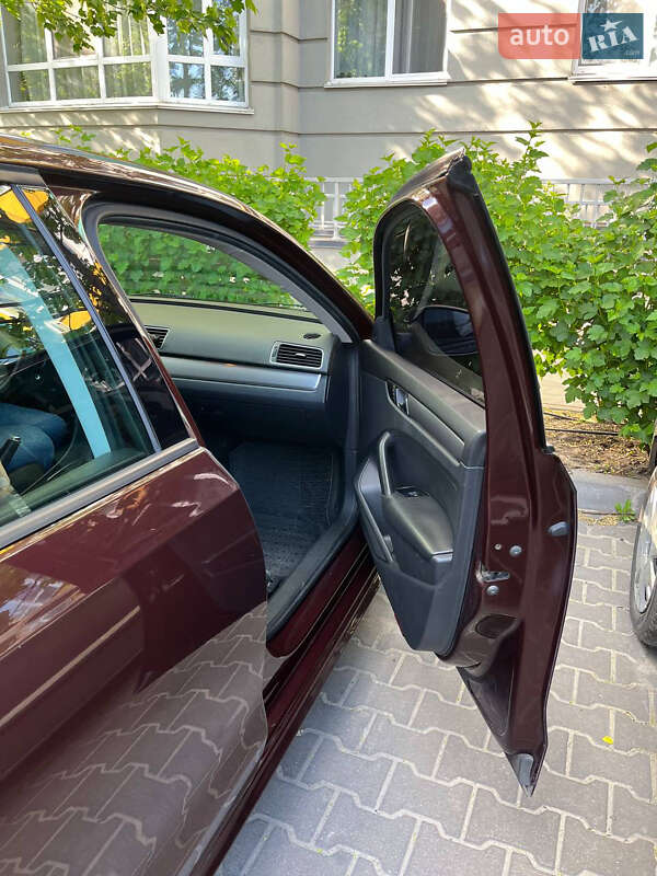 Седан Volkswagen Passat 2013 в Києві