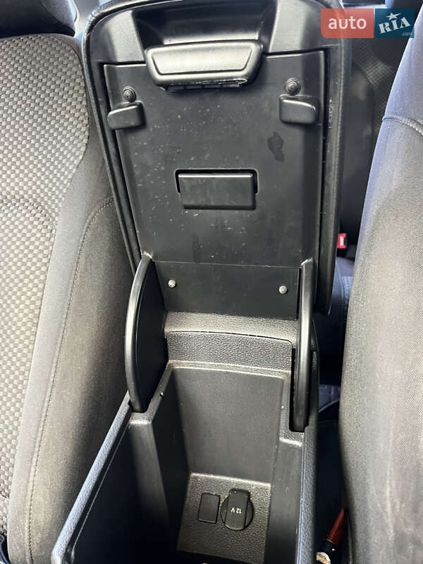 Седан Volkswagen Passat 2013 в Києві