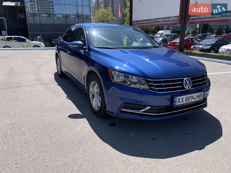 Седан Volkswagen Passat 2015 в Харькове