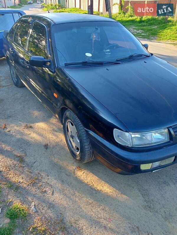 Седан Volkswagen Passat 1996 в Виннице