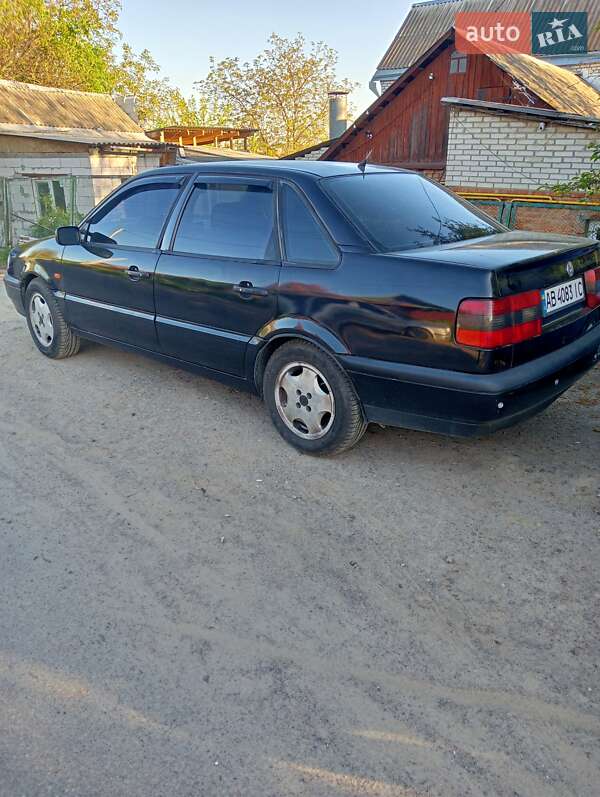 Седан Volkswagen Passat 1996 в Виннице