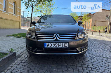 Седан Volkswagen Passat 2013 в Мукачево