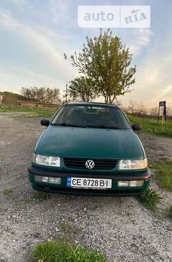 Седан Volkswagen Passat 1994 в Чернівцях