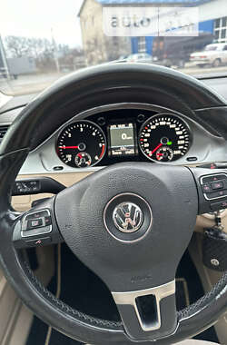 Универсал Volkswagen Passat 2011 в Бучаче
