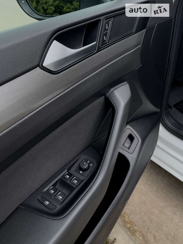 Универсал Volkswagen Passat 2017 в Кременчуге