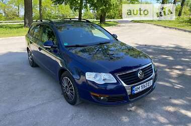 Универсал Volkswagen Passat 2009 в Звягеле