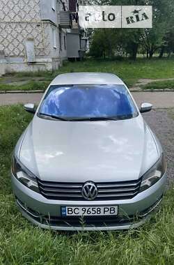 Седан Volkswagen Passat 2015 в Червонограді