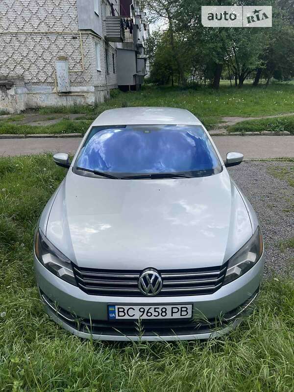Седан Volkswagen Passat 2015 в Червонограде