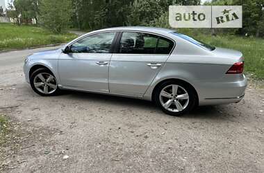 Седан Volkswagen Passat 2010 в Киеве