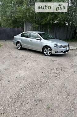 Седан Volkswagen Passat 2010 в Киеве