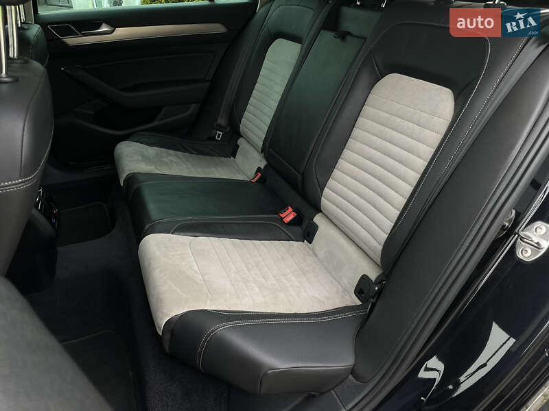 Универсал Volkswagen Passat 2015 в Староконстантинове