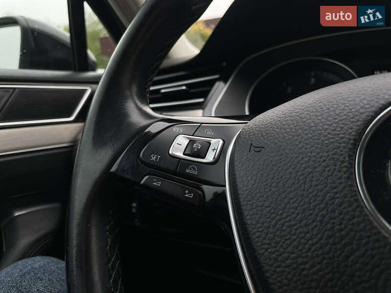 Универсал Volkswagen Passat 2015 в Староконстантинове