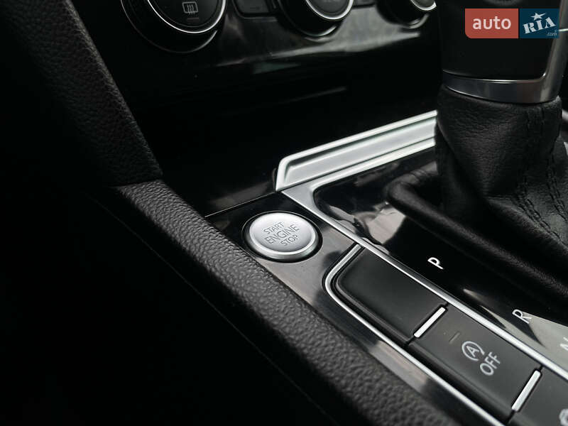 Универсал Volkswagen Passat 2015 в Староконстантинове