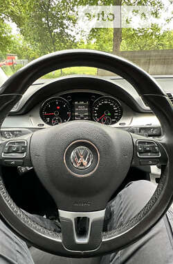 Седан Volkswagen Passat 2014 в Стрию