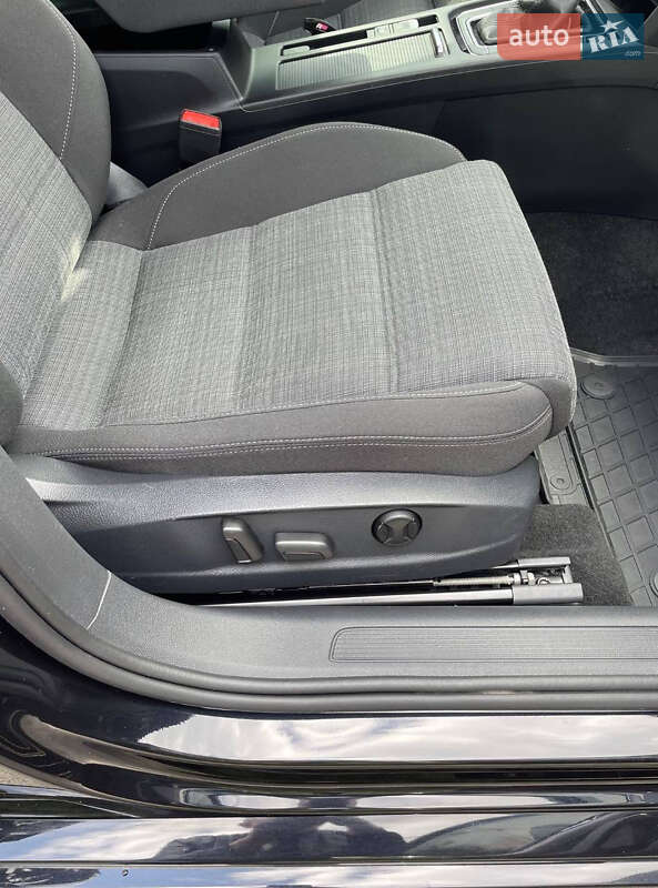 Универсал Volkswagen Passat 2019 в Запорожье