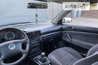 Седан Volkswagen Passat 2001 в Сарнах