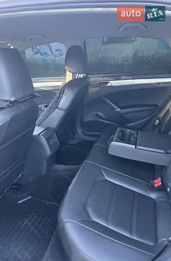 Седан Volkswagen Passat 2017 в 