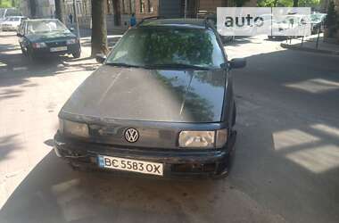 Седан Volkswagen Passat 1992 в Львові