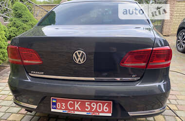 Седан Volkswagen Passat 2014 в Черновцах