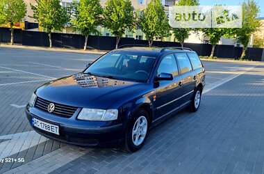 Універсал Volkswagen Passat 1998 в Луцьку