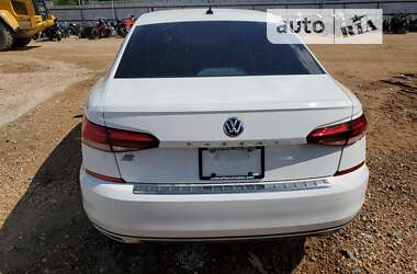 Седан Volkswagen Passat 2021 в Днепре