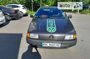 Седан Volkswagen Passat 1989 в Луцьку