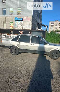 Седан Volkswagen Passat 1986 в Славуте