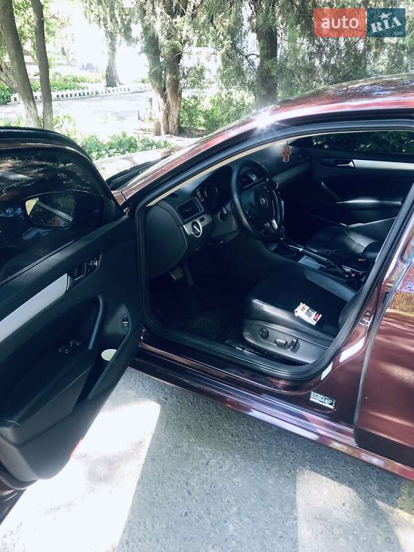 Седан Volkswagen Passat 2012 в Кременчуге