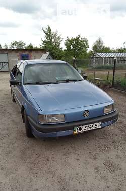Седан Volkswagen Passat 1992 в Рівному