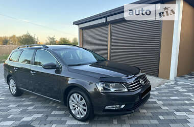 Універсал Volkswagen Passat 2012 в Хмельницькому