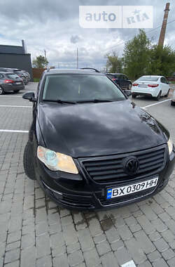 Універсал Volkswagen Passat 2006 в Житомирі