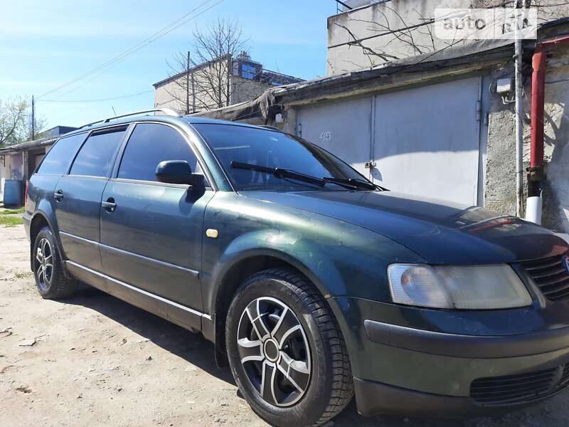 Універсал Volkswagen Passat 1999 в Львові