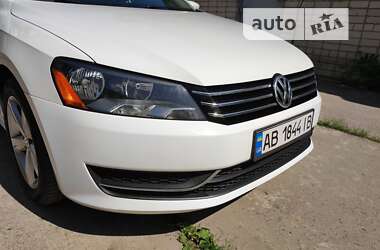 Седан Volkswagen Passat 2013 в Краснограді