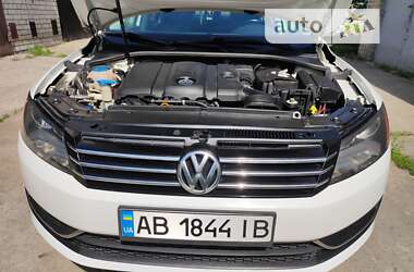 Седан Volkswagen Passat 2013 в Краснограді