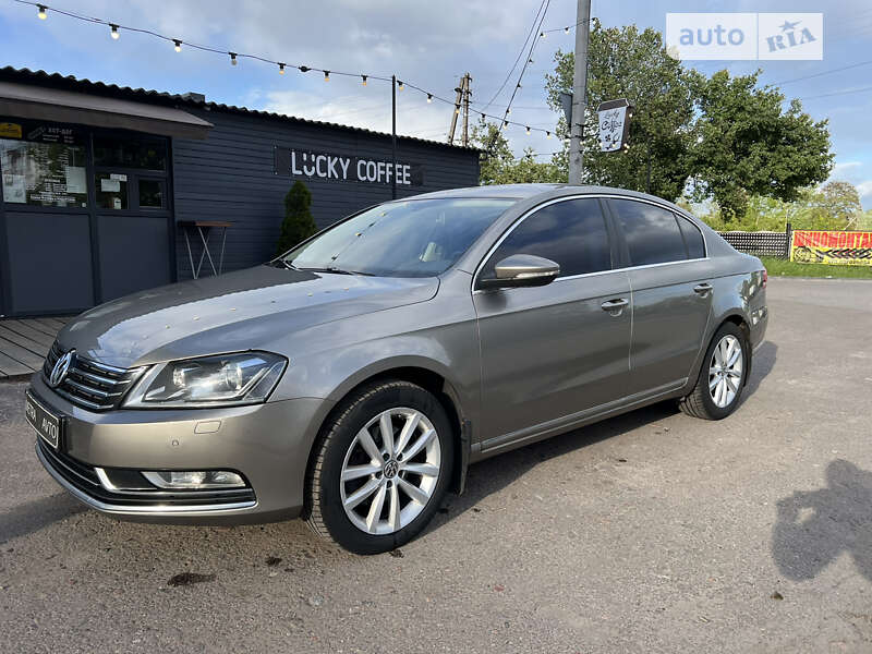 Седан Volkswagen Passat 2013 в Чернигове