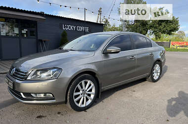 Седан Volkswagen Passat 2013 в Чернигове