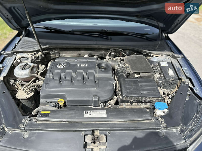 Седан Volkswagen Passat 2014 в Дубровице