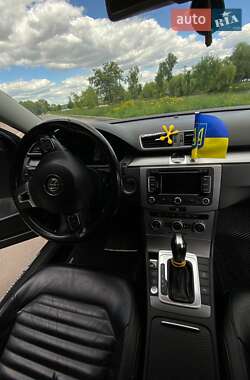 Універсал Volkswagen Passat 2013 в 