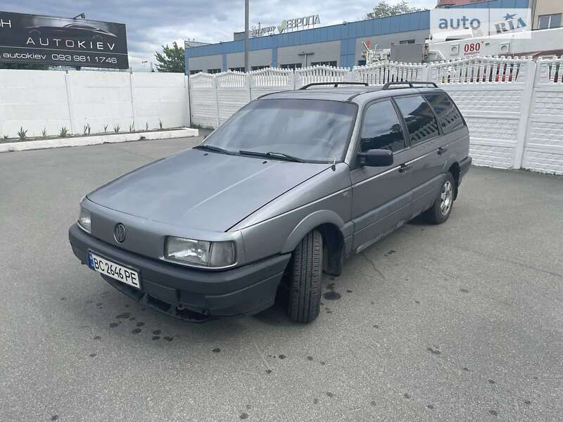Універсал Volkswagen Passat 1989 в Києві