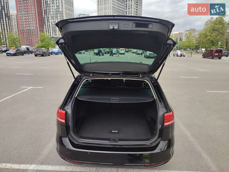 Универсал Volkswagen Passat 2017 в Киеве