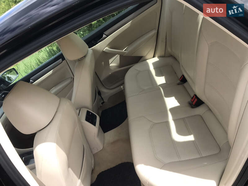 Седан Volkswagen Passat 2014 в Хмільнику