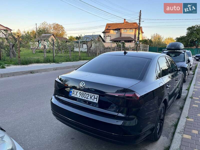 Седан Volkswagen Passat 2018 в Киеве